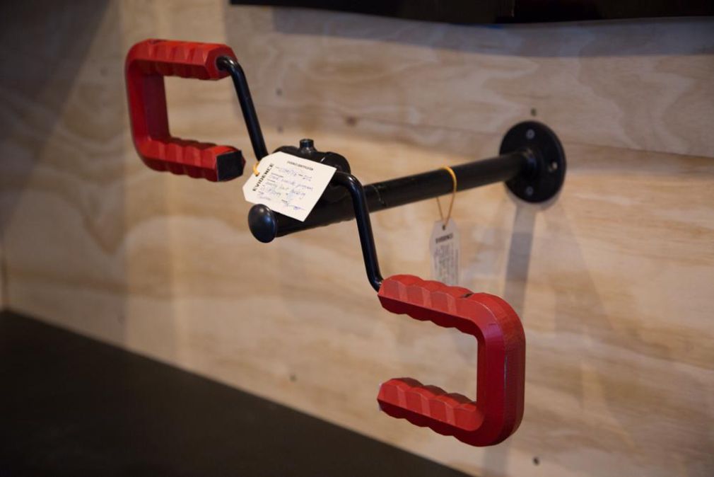Hand-crank energy generator to trigger video playback (Click to enlarge)